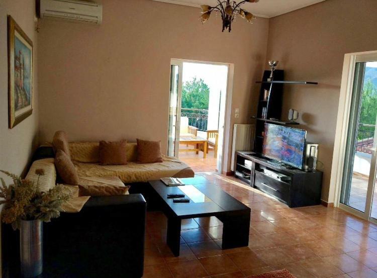 Relaxing Villa With Swimming Pool And Garden Agios Georgios  Екстер'єр фото