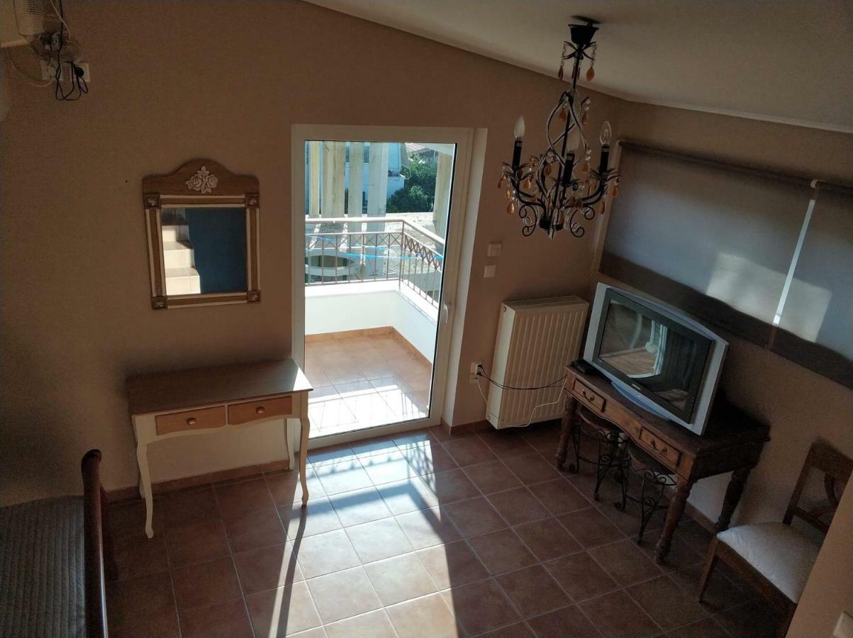 Relaxing Villa With Swimming Pool And Garden Agios Georgios  Екстер'єр фото