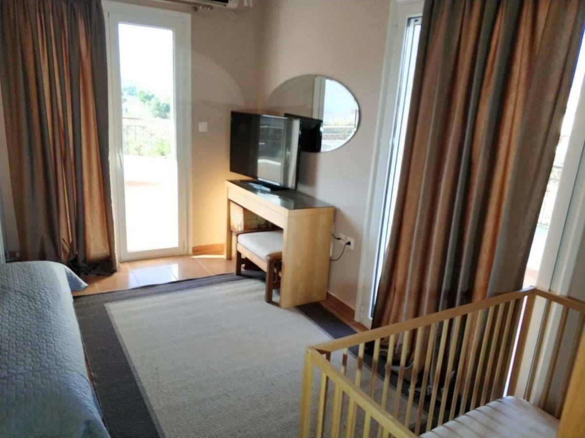Relaxing Villa With Swimming Pool And Garden Agios Georgios  Екстер'єр фото